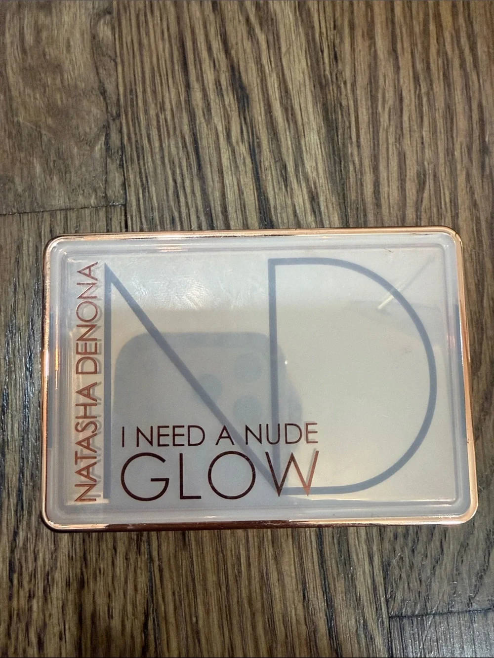 Natasha Denona I need a Nude Glow Highlighter